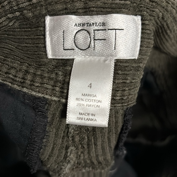 ANN TAYLOR LOFT “Marisa” Dark green corduroy capris size: 4 - Picture 5 of 5